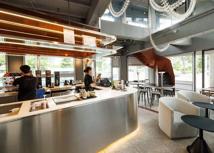 Yanh Ratchawat Hotel 4*