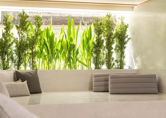 Yanh Ratchawat Hotel 4*